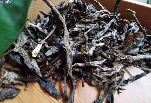 老班章茶的茶色泽及其在普洱茶中的特色与熟茶口感对比