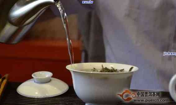 如何使用功夫茶具泡制普洱茶：步骤、技巧与常见问题解答