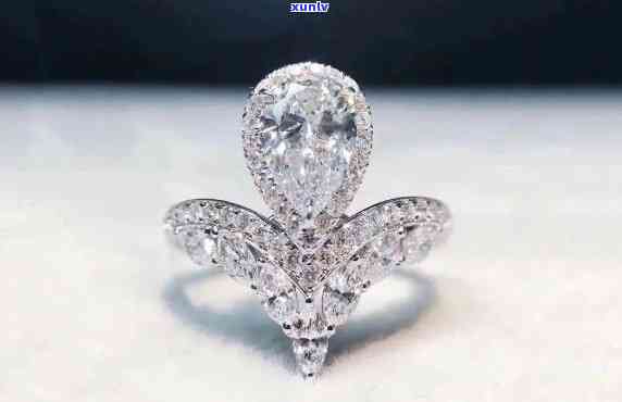闪耀水滴形钻石戒指，独特设计彰显品味