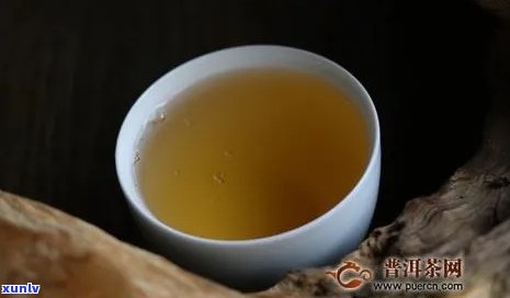 普洱茶泡出絮状物：原因解析及正常现象，如何避免？