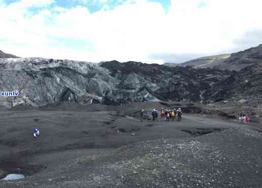 昔归，探访老班章与冰岛旅行：文化、风景、美食全方位体验