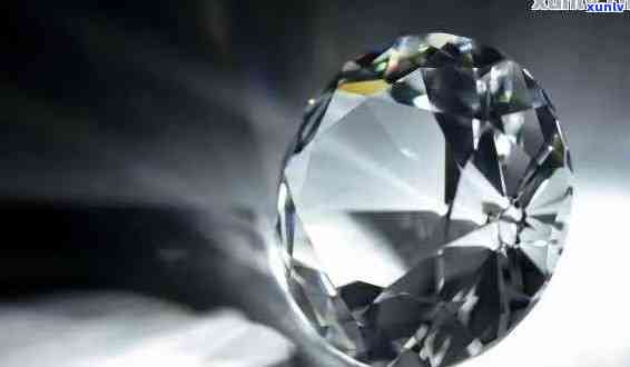 钻石，宝石，翡翠，玉的区别：哪种更值钱？