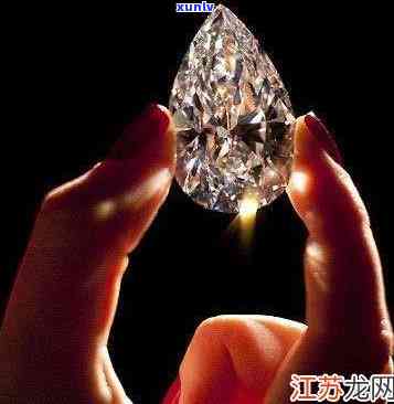 钻石和玉哪个好？钻石和玉的价值与区别，哪个更有升值空间？