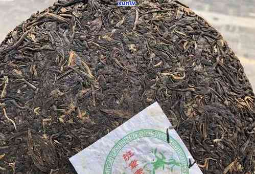 翠雨丹霞班章老树茶：品质、价格与真假对比，探究宫廷2006熟茶的价值。