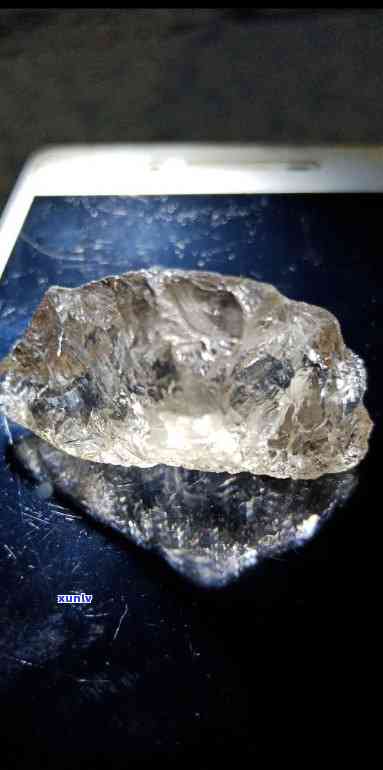 钻石原石有什么用途和价值：探讨钻石原石的实用及经济意义