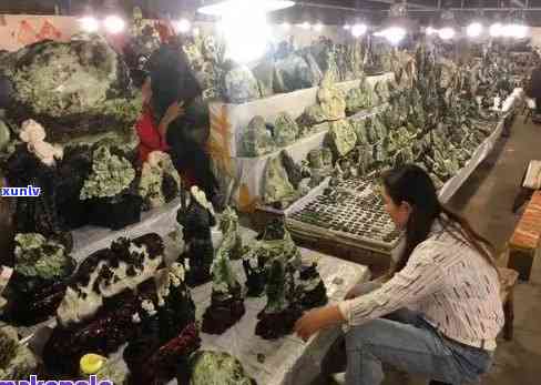 郑州翡翠市场概览：探寻河南地区的优质玉石购物之地