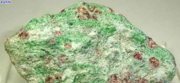 钠铬辉石与翡翠：一种新型的矿物鉴别与比较
