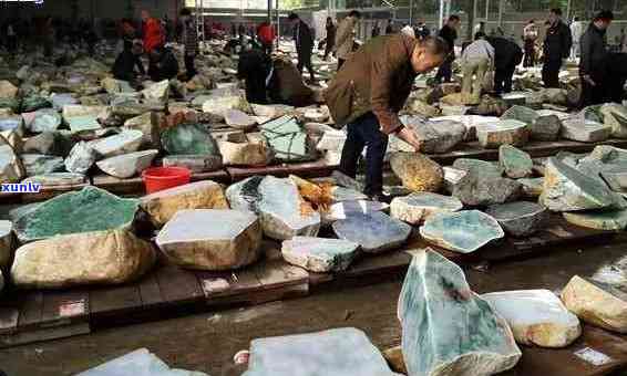 郑州市翡翠原石收藏地址，专业鉴赏与购买翡翠玉石市场