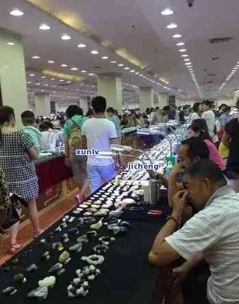 重庆市场玉石价格调查：高品质翡翠何处购买？