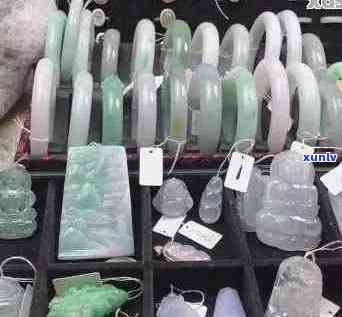 重庆翡翠市场：寻找更优质的翡翠饰品，购买地点与价格一览无余