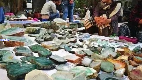 重庆翡翠原石交易市场指南：寻找高品质翡翠的途径与技巧