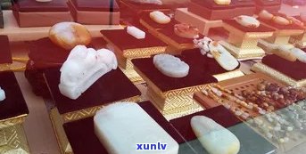 重庆哪里有玉石店铺？如何选购和保养玉石饰品？