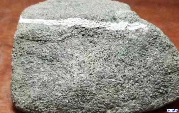 郴州原石毛料翡翠价格全解析：查询、回收及各种种类价格一览表