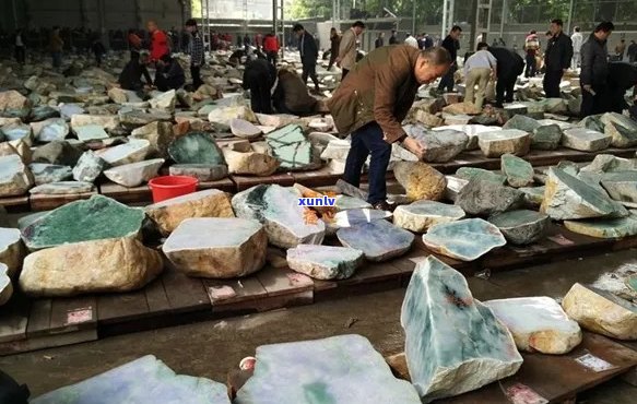 郴州原石毛料翡翠价格全解析：查询、回收及各种种类价格一览表