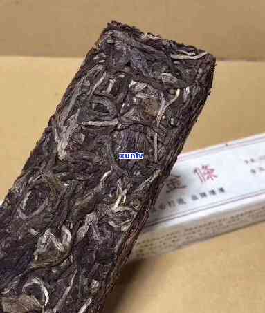 冰岛古树普洱珍品生茶300克：黄金条包装，源自深山的原始风味