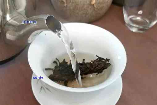 两种 *** 轻松搞定普洱茶茶饼，让你泡出醇香口感