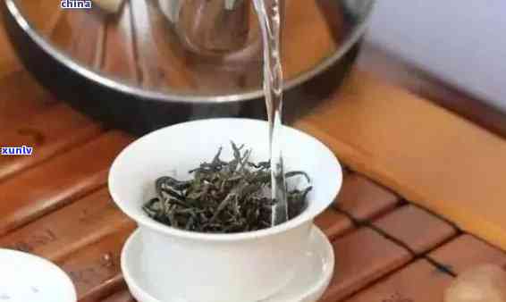 普洱茶一泡1升水：水量合适吗？如何正确冲泡普洱茶？