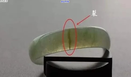 裂纹的玉镯和石纹