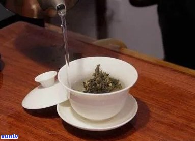 探索普洱茶冲泡时间：之一泡几分才是正确的 *** ？生茶与熟茶有何差异？