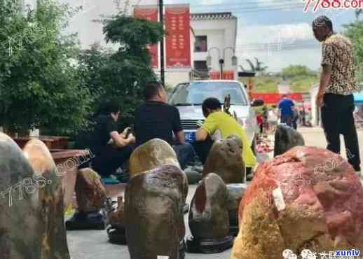 襄阳翡翠古玩鉴赏之旅：探索当地更具盛名的玉石市场