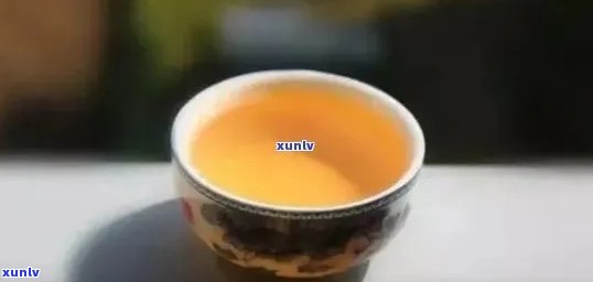 喝普洱茶是一个过程吗？探讨喝普洱茶的不同阶及其体验。