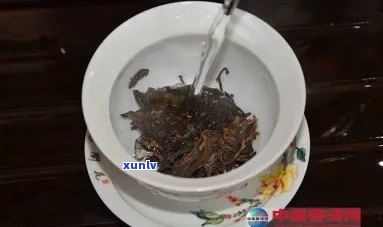 普洱茶和铁皮一起泡