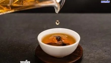 抹在发尖上的普洱茶