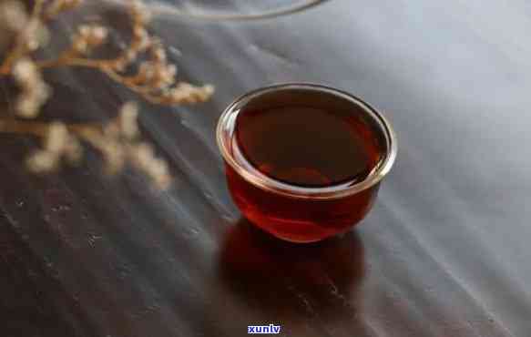 十年后保存的熟普洱茶：是否仍适宜饮用？