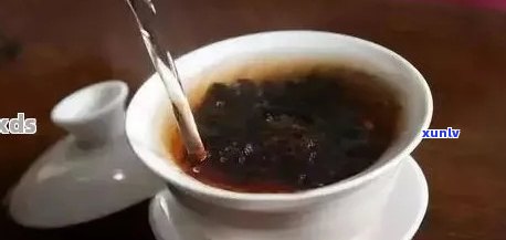 新普洱茶中的未知成分引发的皮肤问题：疙瘩、症状及解决 *** 