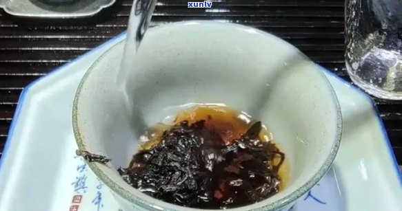 小青柑喝多了导致嗓子疼，尝试了普洱茶缓解不适