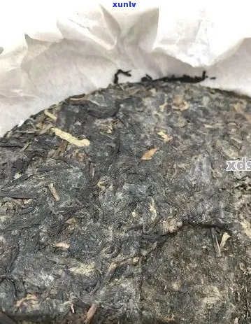 普洱茶饼：白色斑点的原因、影响和鉴别 *** ，如何正确鉴与品饮？