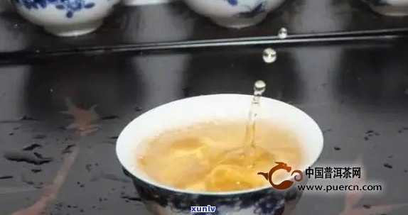 普洱茶泡出来上面一层雾？如何正确欣和品饮这种独特现象！