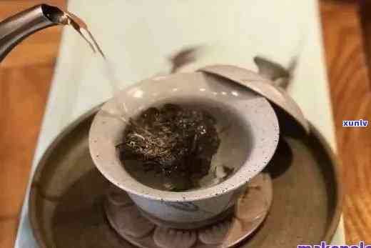 普洱茶泡出来上面一层雾？如何正确欣和品饮这种独特现象！