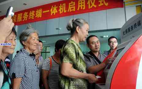 当信用卡逾期后，持卡人去世，家属会面临什么样的法律问题和起诉风险？