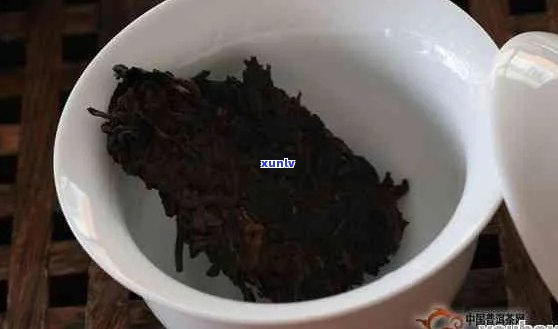 普洱茶泡过后的茶叶能吃吗：探讨其可行性及相关风险