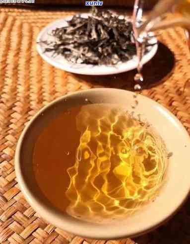 探索圆球普洱茶的独特魅力：打开、品尝与欣的全方位指南