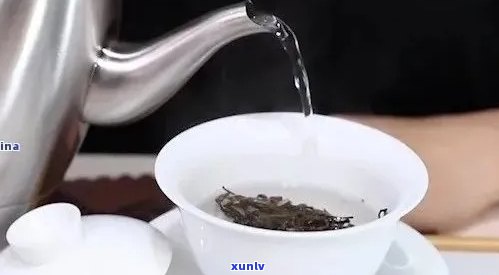 普洱茶冲泡的之一步：是否需要倒掉之一泡茶水？如何正确泡普洱茶？