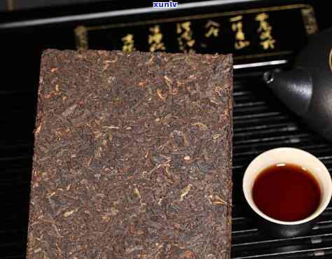 2010年产普洱熟茶金砖：陈化精，口感醇厚，珍藏之选