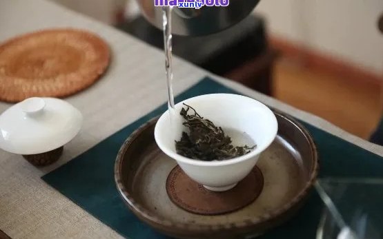 普洱茶与茶叶一起泡