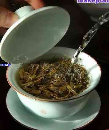 为什么普洱茶之一泡有土味：探究普洱茶冲泡的奥秘