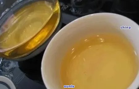 普洱茶水面上飘着一层油：探究原因与解决 *** 