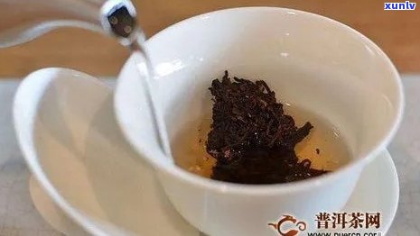 普洱茶出现絮状物正常吗？能喝吗？出现原因是什么？怎么回事？