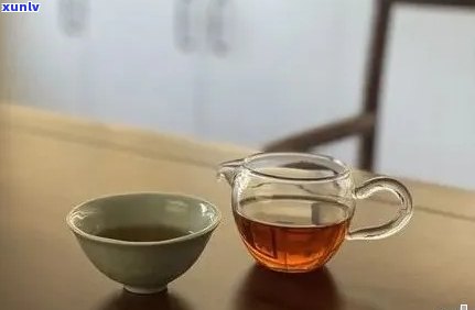 '普洱茶用什么壶泡才正确：选择适合的壶和杯子，体验醇厚口感'