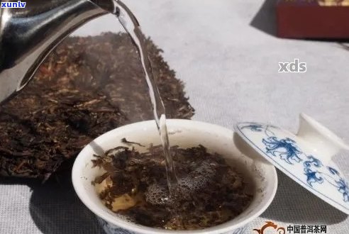 普洱茶冲泡中的白泡现象及其原因：了解这些就能更好地品鉴普洱茶