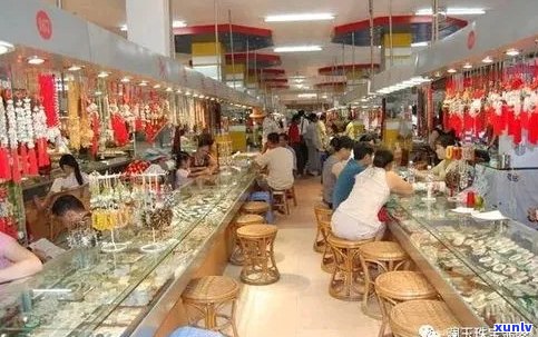 腾冲翡翠市场十大信誉名店一览表，带你寻找翡翠购物圣地