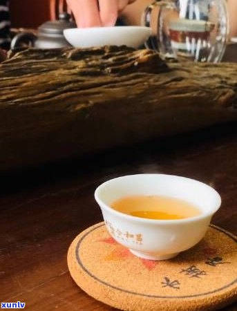 与姐姐共享秋日阳光下的之一杯普洱茶：一份馨回忆与品茗体验分享