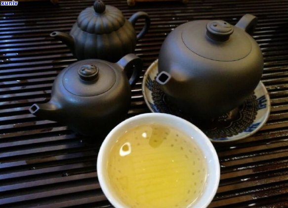 普洱茶大师周：探寻普洱茶的魅力、 *** 工艺与品鉴技巧，助您成为普洱茶专家