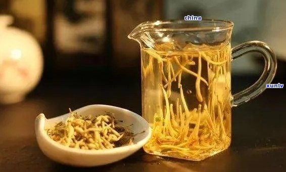 普洱茶与金银花茶：如何选择以及它们的功效和禁忌