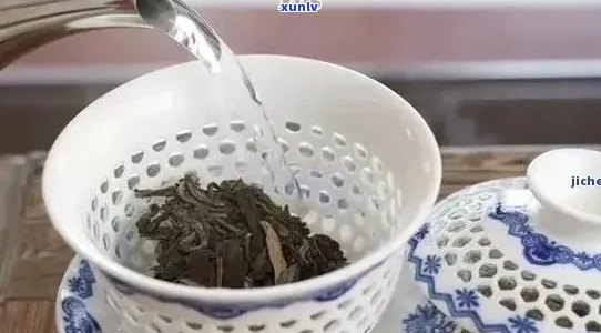 探究普洱茶泡水次数：一袋普洱茶能泡几次水？如何保持茶叶口感？