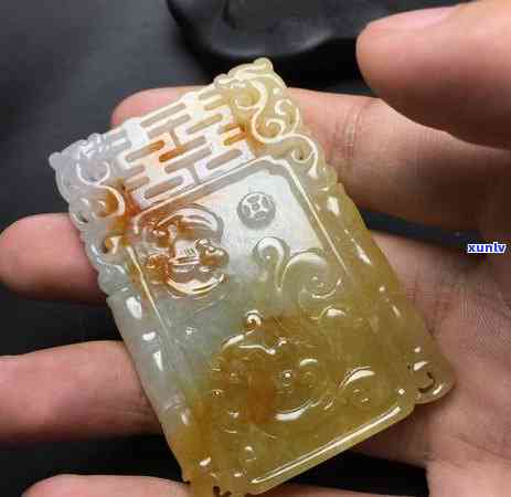 翡翠麒麟的特征、造型及其文化寓意分析